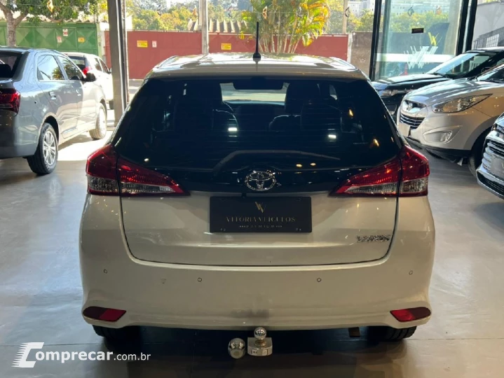 YARIS 1.5 16V FLEX SEDAN XL LIVE MULTIDRIVE