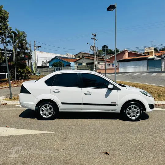 FIESTA 1.6 MPI Class Sedan 8V