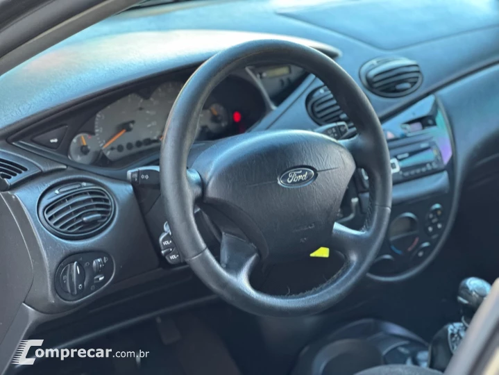 FOCUS 2.0 GHIA SEDAN 16V GASOLINA 4P MANUAL