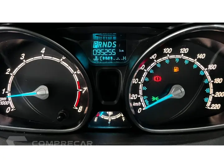 FIESTA 1.6 TITANIUM HATCH 16V FLEX 4P POWERSHIFT