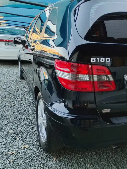 B 180 1.7 4P AUTOMÁTICO
