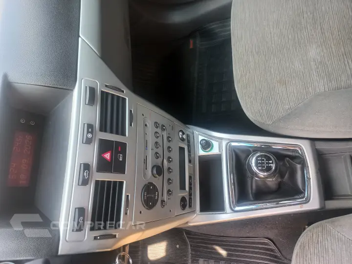 VECTRA 2.0 MPFI Elegance 8V
