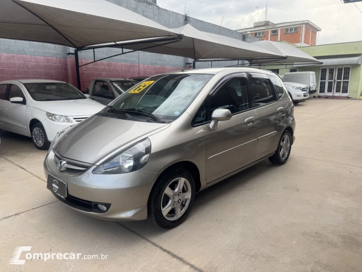 Fit 1.4 16V 4P LX FLEX