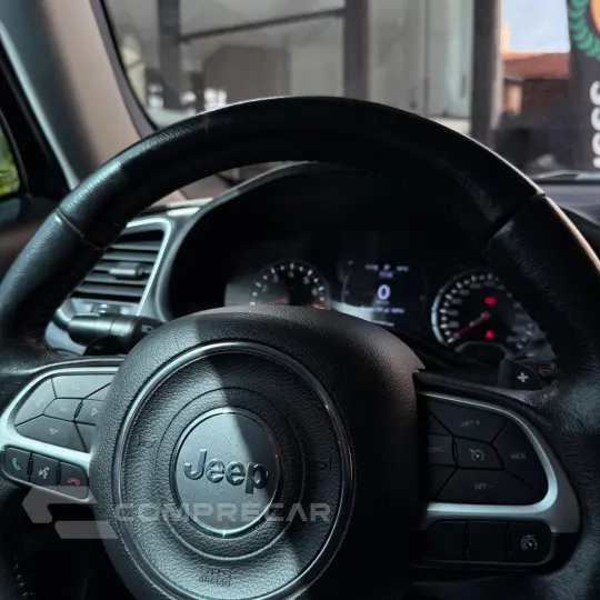 Renegade Longitude 1.8 4x2 Flex 16V Aut.