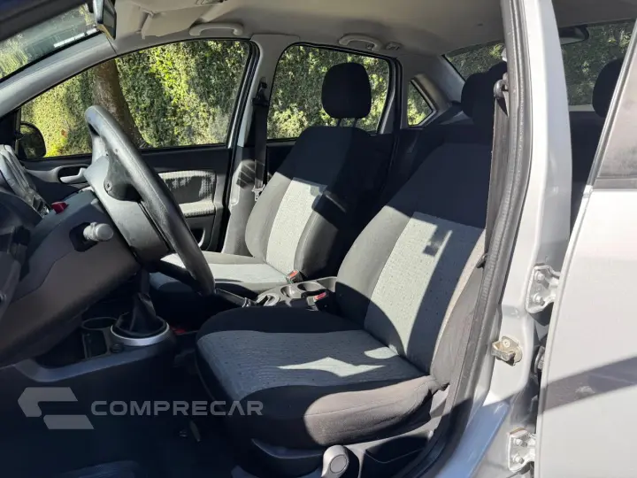 FIESTA 1.6 Rocam SE Sedan 8V
