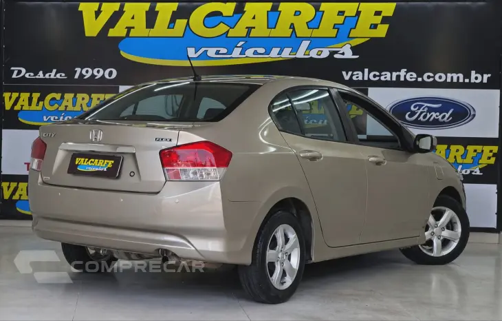 CITY 1.5 LX Sedan 16V