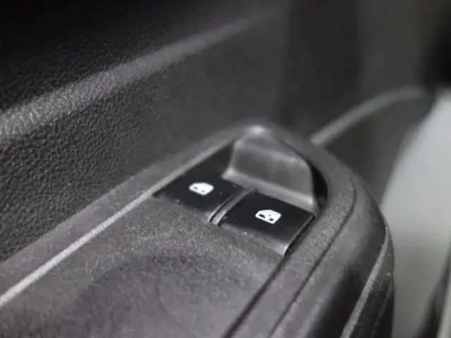 PRISMA - 1.4 MPFI LT 8V 4P MANUAL