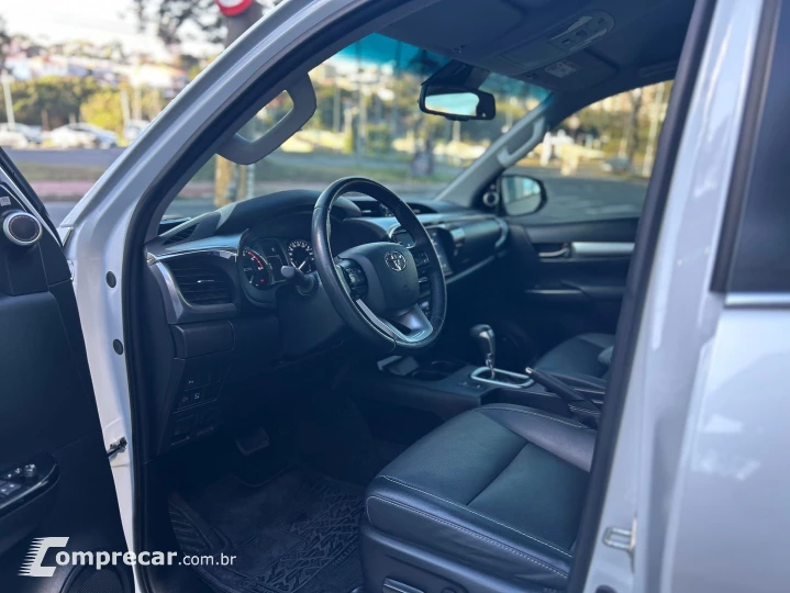 Hilux 2.8 D-4D Turbo Diesel Cd Srx 4X4 Automático