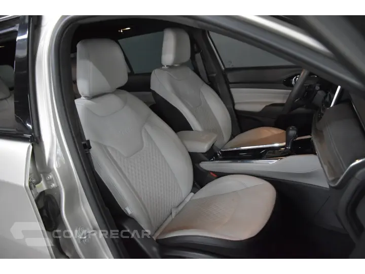 COMMANDER 1.3 T270 TURBO FLEX LIMITED AT6