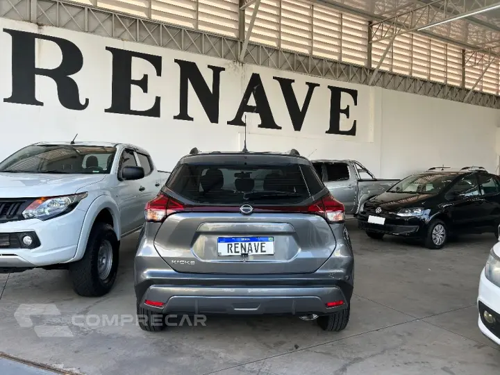 KICKS Active 1.6 16V Flex Aut.