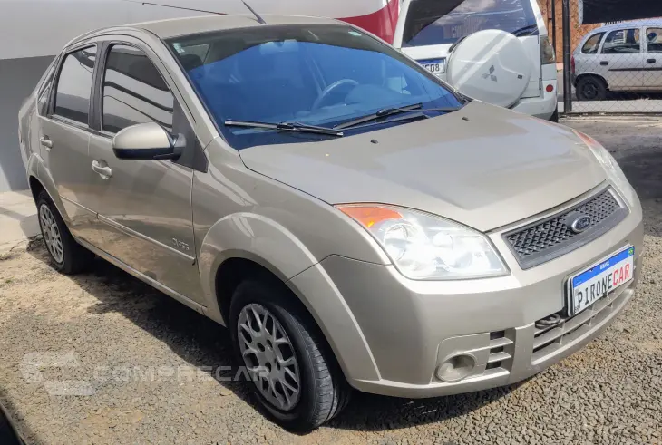 FIESTA 1.6 MPI Class Sedan 8V