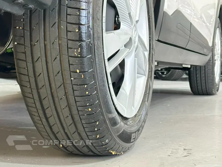 KICKS Active 1.6 16V Flex Aut.