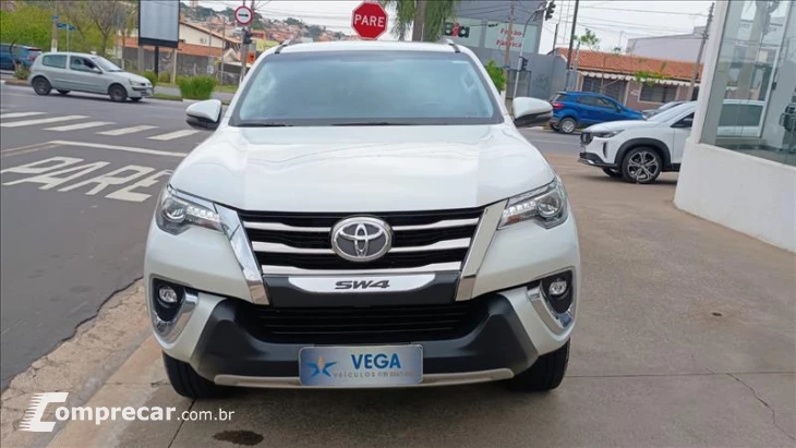 HILUX SW4 2.8 SRX Diamond 4X4 7 Lugares 16V Turbo Intercoole