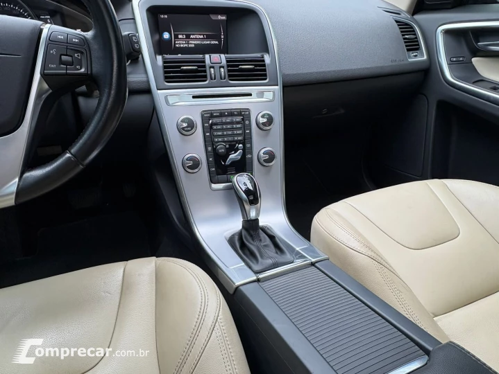 XC60 2.4 D5 Momentum AWD