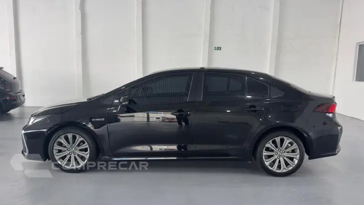 COROLLA 1.8 VVT-I Hybrid Altis