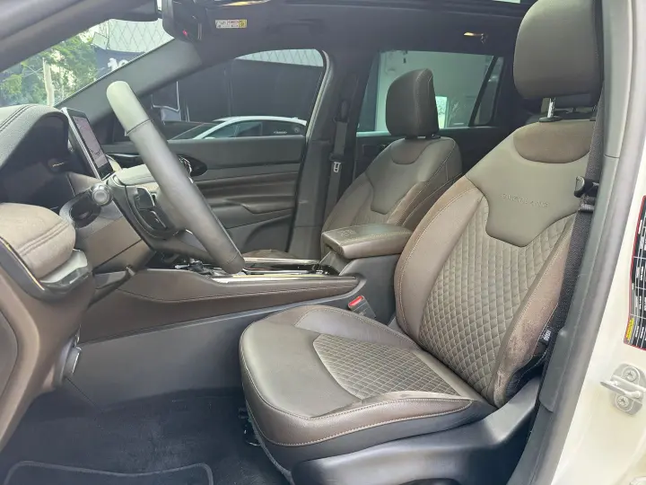 Commander 1.3 T270 Turbo Flex Overland At6