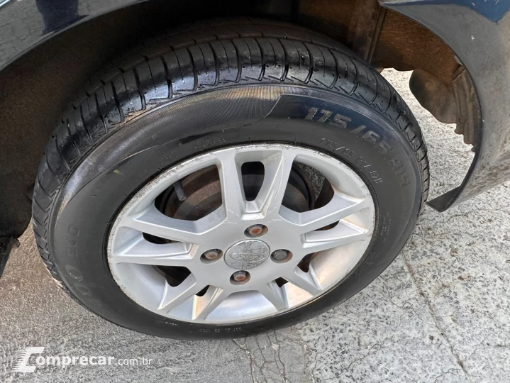 FIESTA 1.6 MPI Sedan 8V