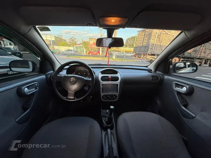 CORSA 1.4 MPFI Premium Sedan 8V