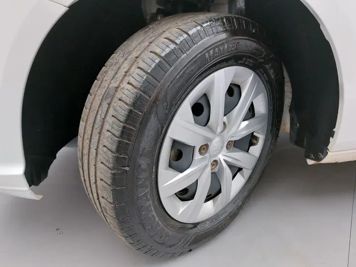 VOYAGE 1.0 12V MPI TOTALFLEX 4P MANUAL