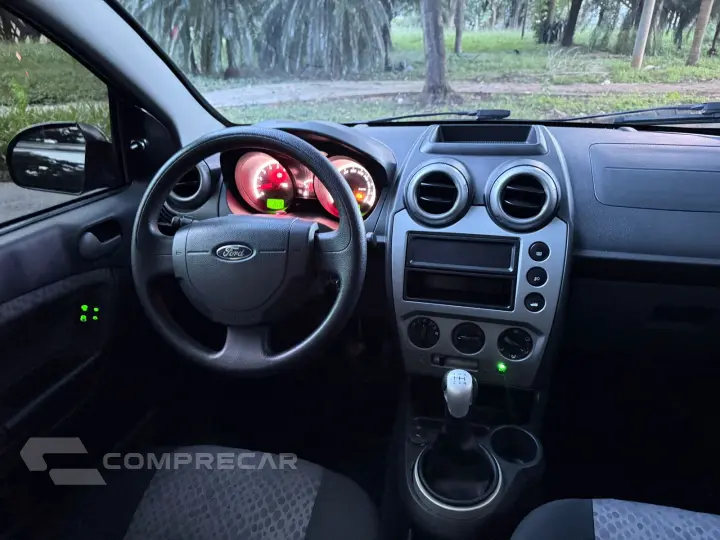 FIESTA 1.6 MPI Class Hatch 8V