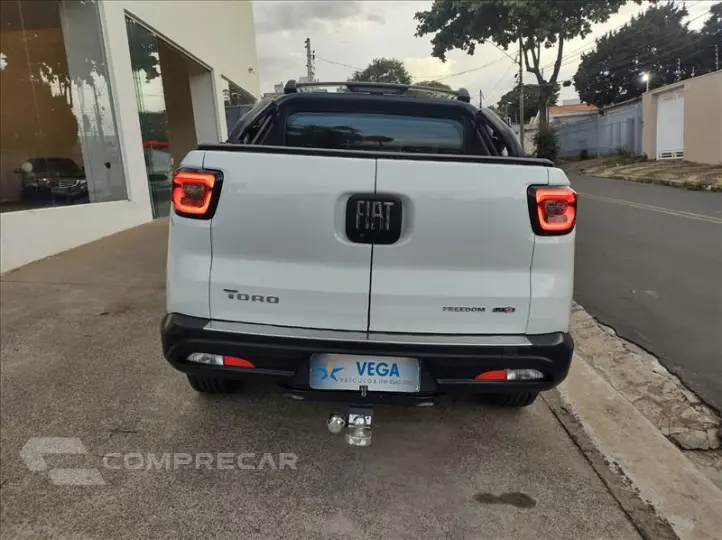 TORO 2.0 16V Turbo Freedom 4WD