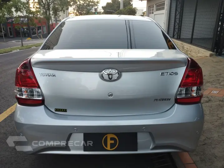 Etios Sedan 1.5 16V 4P FLEX PLATINUM AUTOMÁTICO