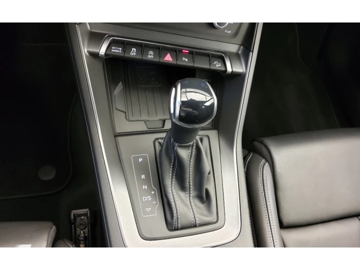 Q3 2.0 40 TFSI GASOLINA PERFORMANCE BLACK PLUS QUATTRO TIPTR