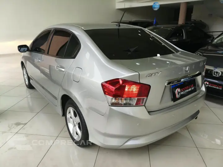 CITY 1.5 DX Sedan 16V