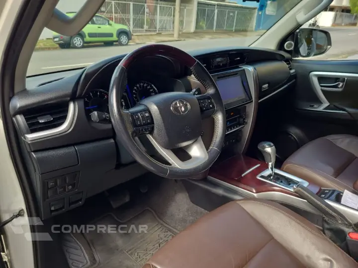 Hilux SW4 SRX 4x4 2.8 TDI 16V Dies. Aut.