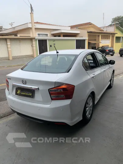 CITY 1.5 LX Sedan 16V