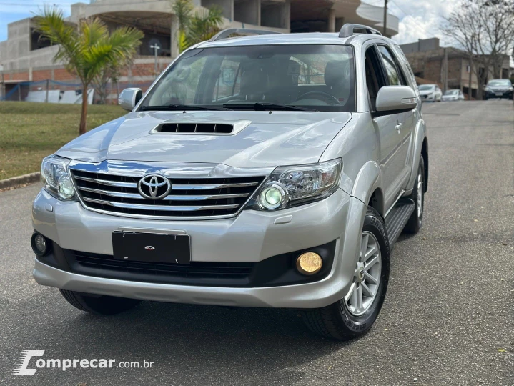 HILUX SW4 3.0 SRV 4X4 7 LUGARES 16V TURBO INTERCOOLER DIESEL