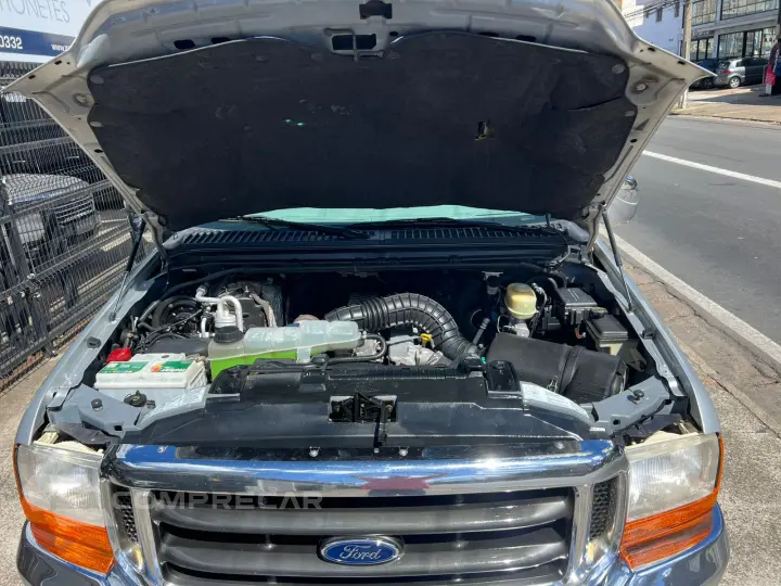 F-250 4.2 XLT 4X2 CS V6
