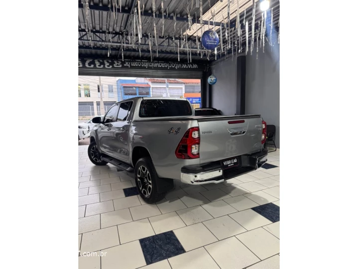 HILUX 2.8 D-4D TURBO DIESEL CD SRX 4X4 AUTOMÁTICO