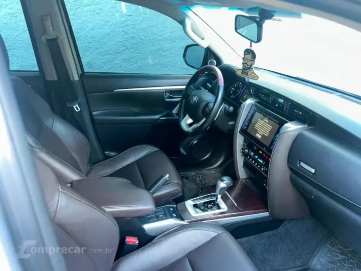 HILUX SW4 2.7 SRV 7 LUGARES 4X2 16V FLEX 4P AUTOMÁTICO