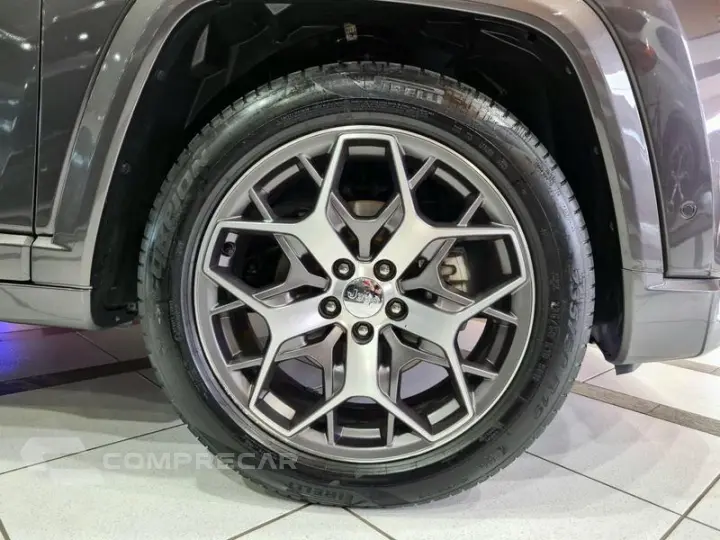 COMMANDER OVERLAND T270 1.3 TB FLEX AUT