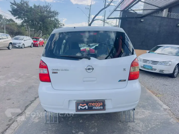Grand Livina 1.8 16V 4P FLEX
