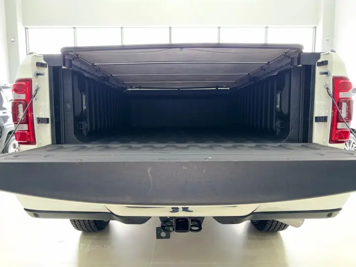 2500 6.7 I6 Turbo Laramie CD 4X4