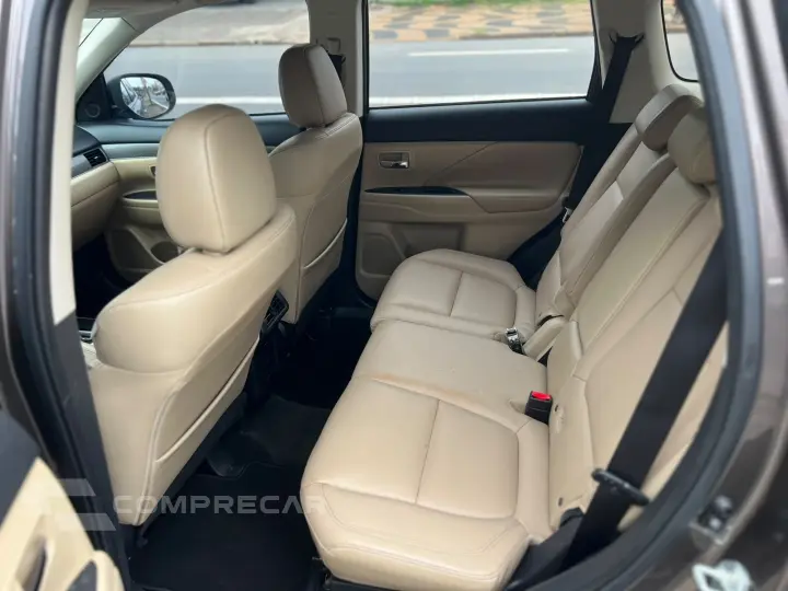OUTLANDER 2.2 Mivec Di-d Hpe-s AWD