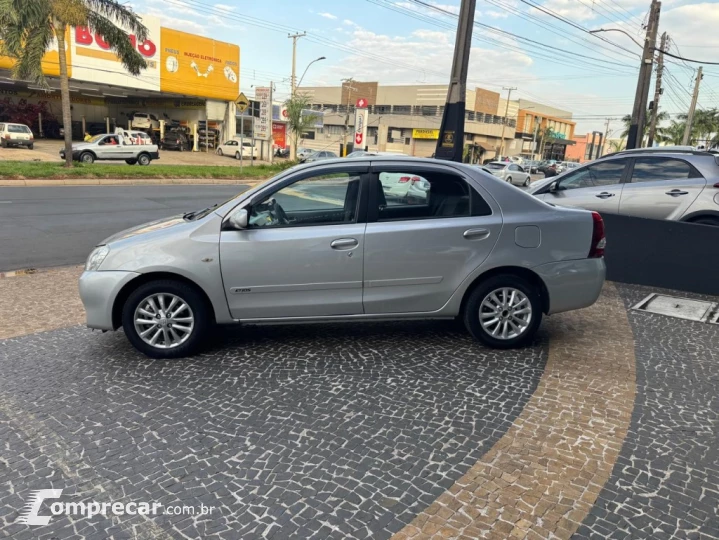 ETIOS 1.5 XLS SEDAN 16V FLEX 4P MANUAL