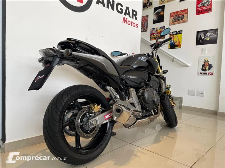 CB 600F HORNET