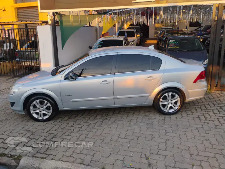 VECTRA 2.0 MPFI Elegance 8V