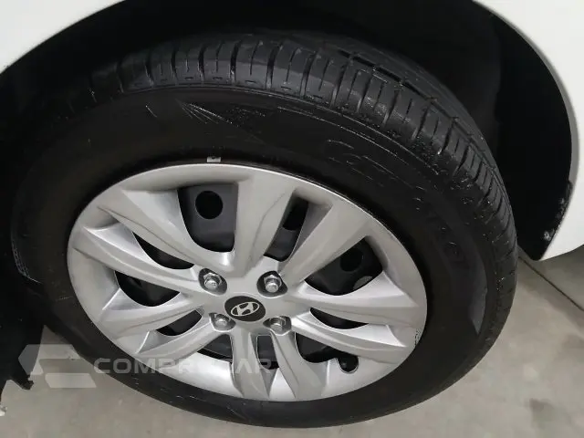 HB20S - 1.6 COMFORT PLUS 16V 4P AUTOMÁTICO