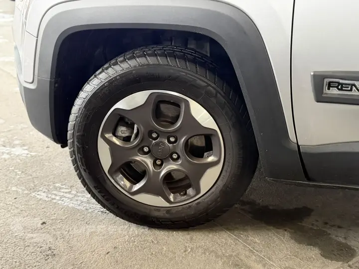 Renegade 1.8 4x2 Flex 16V Aut.