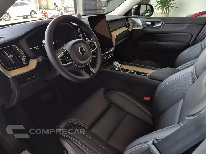 XC60 2.0 T8 PHEV PLUS AWD GEARTRONIC