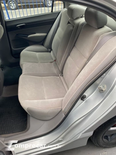 Civic 1.8 16V 4P LXS
