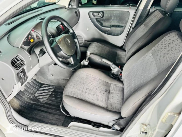 CORSA SEDAN JOY