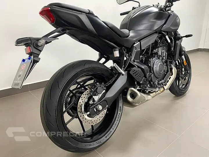YAMAHA MT-07 CONNECTED - COM ABS