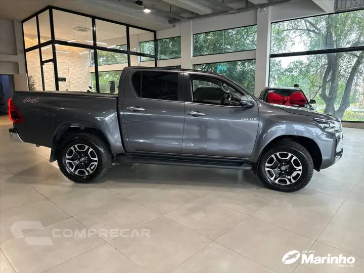 HILUX 2.8 D-4D TURBO DIESEL CD SRX 4X4 AUTOMÁTICO