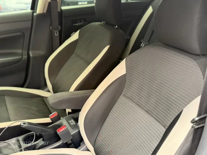 VERSA Advance 1.6 16V Flex Aut.