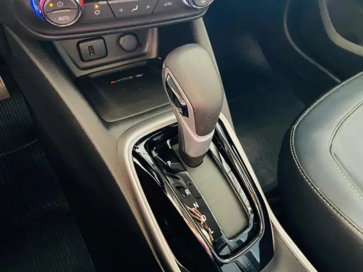 TRACKER 1.2 Turbo Premier